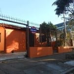 Casa no bairro Jardim Itu Sabará, com 183 m², dispõe de  04 dormitórios, sala, cozinha, 01 banheiro, área de serviço, churrasqueira, piso em cerâmica. Vaga para 02 veículos. Localizado próximo a acade