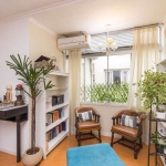 Excelente apartamento de 118m² no bairro Auxiliadora! O imóvel é composto por amplo living para dois ambientes, lavabo, 3 dormitórios sendo 1 com sacada fechada, banheiro social com ventilação natural