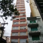 TRIPLEX NA CEL GENUÍNO - CÓD.RP387135&lt;BR&gt;Ótima oportunidade de compra! Cobertura à venda no Edifício Marcelo, localizado no Centro Histórico de Porto Alegre. Esse imóvel conta com 1 dormitório, 