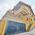 Casa em Condomínio com 210m² e 3 dormitórios no bairro Jardim Isabel em PORTO ALEGRE &lt;BR&gt;&lt;BR&gt;Casa em condomínio fechado, semi-mobiliada, 03 dormitórios (sendo 01 suíte), terraço com churra