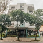 Frente andar alto. Maravilhoso apartamento, próximo a todos os recursos do bairro, 3 dormitórios (1 suite), um dos dormitórios com sacada, banheiro social, living 2 ambientes, cozinha, área de serviço