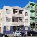 Está para locação apartamento na rua da Azenha, de frente com 2 quartos, living para 2 ambientes, banheiro social, ampla cozinha montada com armários fíxos e bancada.  Um terraço com 3,60 mts parte de