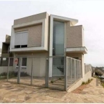 Descubra esta encantadora casa de 4 dormitórios, sendo uma suíte no Bairro Guarujá, . Com uma privilegiada localização, o imóvel oferece fácil acesso a opções de comércio e serviços da região. A área 