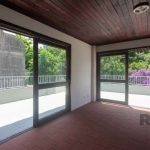 Cobertura exclusiva com 3 quartos e 1 vaga de estacionamento, perfeita para quem busca conforto e funcionalidade.&amp;lt;BR&amp;gt;&amp;lt;BR&amp;gt;No primeiro andar, desfrute de uma sala de estar ac