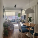 Excelente Apartamento Para comprar   com 3 Dormitórios, 2 Banheiros, sendo um suíte, 1 vaga, sala e sacada. Aceita pet.&lt;BR&gt;A meia quadra da Plínio Brasil Milano e Anita Garibaldi,  supermercados