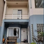 Casa com 200m² privativos, toda em sol norte e muito bem localizada a 2 quadras da praça da Encol e futuro Zaffari da Nilo&lt;BR&gt;Casa com 3 dormitórios sendo 1 suíte, 3 vagas de garagem, semi mobil