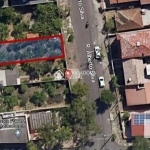 Terreno de 300m², bairro Vila Ipiranga, numa localização privilegiada: próximo do Colégio Santa Dorotéia, do Shopping Lindóia e do Bouleward Strip Center. Aproveite esta oportunidade de negócio e agen