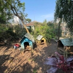 Oportunidade imperdível para você investir! Este terreno está localizado na Avenida Otto Niemeyer, no coração do bairro Tristeza, em Porto Alegre. A região é conhecida por sua tranquilidade e infraest