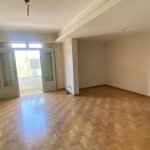 APARTAMENTO 3  DORMITÓRIOS DE FRENTE PRÓXIMO A REDENÇÃO &lt;BR&gt;&lt;BR&gt;Ótima oportunidade de adquirir um apartamento de frente, sendo 3 dormitórios, 2 banheiros, sala 2 ambientes,  cozinha, área 