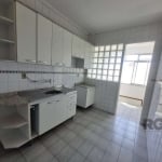 Este é o apartamento perfeito para quem busca conforto e praticidade. Totalmente reformado e com excelente posição solar, este imóvel é ideal para você e sua família.&lt;BR&gt;- 2 dormitórios bem ilum