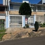 Vende excelente sobrado assim descriminado:&lt;BR&gt;Térreo: Sala estar, sala jantar, lavabo, garagem fechada, cozinha americana, pátio com churrasqueira fechada.&lt;BR&gt;2 andar: 01 suíte, 03 dormit