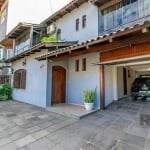 Excelente casa localizada a 8 minutos do Iguatemi! Residência de 4 dormitórios no segundo pavimento sendo 1 suíte master, 2 quartos contam com sacada integrada. No primeiro pavimento fica ampla sala d