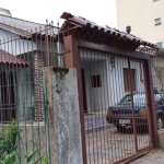 LIBERTAS Imobiliária Vende !   Ótima casa no Jardim Botânico com 3 dormitórios (um deles com suíte), living amplo para dois ambientes, cozinha, 3 banheiros,, cozinha com armários e balcões, churrasque