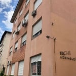 Aluga apartamento 01 dormitorio, 4ºandar, bem iluminado e ventilação muito boa.&lt;BR&gt;Semi mobiliado.&lt;BR&gt;Predio com Sindico e Salão de festas&lt;BR&gt;Proximo a Avenida Cristiano Fischer e Av