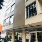 Aluga apartamento semi-mobiliado, 01 dormitorio, terceiro andar, bem iluminado e ótima ventilação. &lt;BR&gt;Predio com elevador, e zelador&lt;BR&gt;ao lado do super Rissul, av. Cristovão Colombo