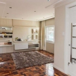Casa de 197m² - 5 dormitórios, 3 vagas no bairro Rubem Berta