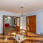 Casa 216m² - 4 dormitórios, 5 vagas no bairro Partenon