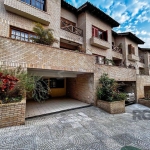 casa em condominio, com 1 suíte, duas vagas, lareira, churrasqueira, infra estrutura completa