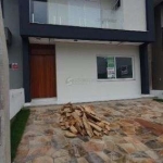 Casa em Porto Alegre, no bairro Hípica, com 3 dormitório(s), e 3 banheiros, à venda.