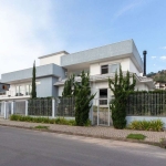 Casa para Venda - 377m², 4 dormitórios, sendo 3 suites, 3 vagas - Guarujá