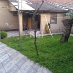 Casa de 3 dormitórios, vagas e pátio - Passo da Areia
