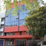 Amplo Conjunto comercial no bairro Floresta, com cobertura e dois terraços, tendo 85,31m² , localizado em prédio com 06 unidades, elevador e funcionário responsável pela limpeza.&lt;BR&gt;Esta unidade