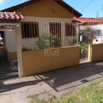 Terreno 10x30, casa com 200 m2, com 4 d, sendo um muito amplo, 2b, sala 2 ambientes, copa cozinha ampla, garagem fechada para dois carros, outros 2 em área coberta, Ampla lavanderia, churrasqueira.&lt