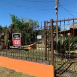 Casa 03 dormitórios, living 2 ambientes, churrasqueira,  Pátio amplo com diversas frutíferas, condomínio em fase de constituição, Não Financia. Excelente Imóvel.&lt;BR&gt;Localizada no bairro Hípica. 