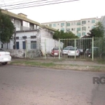 Ótima oportunidade de terreno à venda em Porto Alegre. O terreno está localizado na Rua Vinte E Cinco De Julho, no bairro Santa Maria Goretti. Com uma área total de 842.68m² e topografia plana, o terr