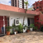 Excelente casa 3 dormitórios sendo 1 suíte, totalmente mobiliada, dependência de empregada, Salão de festas com piscina, living. 01 vaga coberta e 2 descobertas.&lt;BR&gt;Possui laje podendo ampliar.&