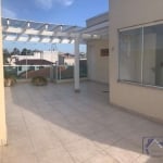 LINDA casa no loteamento JARDINS DO PRADO  desocupada com 185m²,  pátio com churrasqueira,  3 dormitórios em piso laminado, sendo 1 suíte com sacada e banheiro social, terraço com sala de churrasqueir