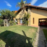 Casa 5 dormitórios, 3 suítes, 4 vagas de garagem, no bairro Ipanema, Porto Alegre/RS      &lt;BR&gt; &lt;BR&gt;Casa  5 dormitórios sendo 3 suítes, no térreo tem  2 dormitórios e 1 pode ser usado de es