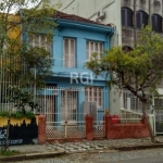 Casa de  2  pisos no bairro Cidade Baixa em Porto Alegre/RS.  3 dormitórios, 2 banheiros , 1 vaga de garagem. Casa antiga necessário  reforma .Próximo ao Zaffari da Lima e Silva. Agende sua visita.&lt