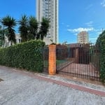 Casa Comercial à venda, 365.00 m2 por R$2200000.00  - Centro - Londrina/PR