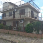 Ampla casa de esquina, com 03 dormitórios, suíte, cozinha, área de serviço, sala,  duas churrasqueira, sendo uma na parte térrea, outra no terraço.&lt;BR&gt;Garagem fechada.