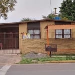 CASA DE ESQUINA 3 QUARTOS, VAGA DE GARAGEM, BAIRRO OLIMPICA, ESTEIO, RS.   &lt;BR&gt;Casa 3 dormitórios, com pátio e 2 casas no terreno. Composto por sala de estar, cozinha, área de serviço, banheiro,