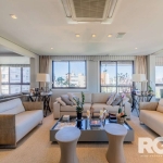 EXCLUSIVIDADE&lt;BR&gt;Belíssimo apartamento com 245 m², mobiliado, com 3 suítes no bairro Moinhos de Vento.&lt;BR&gt;&lt;BR&gt;Imóvel todo reformado e modernizado com, living 3 ambientes, sacada com 