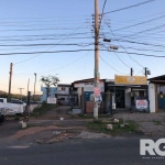 Terreno para venda na Zona Sul de Porto Alegre/RS. Amplo terreno com sobrado, em ótima localização, na Avenida Monte Cristo, próximo a mercados, padaria, farmácia... Agende sua visita e venha conhecer