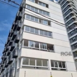 Apartamento Studio de 31m² com móveis planejados no bairro Jardim Botânico em Porto Alegre. Apartamento NOVO, entregue em 2023, com living e dormitório integrados, sacada, churrasco, cozinha americana