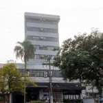 Sala comercial à venda no Empreendimento Luigi Gerace, localizado no  bairro Menino Deus. A sala possui 33.98m² de área privativa. O imóvel conta com 1 banheiro social, 2 elevadores, circuito fechado 