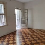 Apartamento | 2 quartos | 107,37m2 privativos | Bairro Floresta&lt;BR&gt;&lt;BR&gt;Apartamento a venda no edifício Santa Clara, localizado na Avenida Cristóvão Colombo, a poucos metros do Shopping Tot