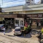 Excelente loja térrea localizada na Galeria Goethe com 46,63 m² de área privativa e 70,50 m² de área total, com 1 banheiro, mezanino e estacionamento rotativo, muito bem localizada próximo do Parque M