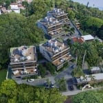 Cobertura com 3 suítes, churrasqueira, lareira, terraço com spa, 389 m2 privativos, com toda a infraestrutura de um condomínio de requinte. Construção com a qualidade clave, localizado em zona nobre n