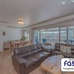 Vende Excelente Apartamento no Bairro - Jardim do Salso (Central Parque) - Porto Alegre&lt;BR&gt;&lt;BR&gt;Bairro Nobre. Apartamento de muito bom gosto, no Cond. Ibirapuera, 162m² privativos, com 3 su