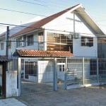 Sobrado em Condomínio!&lt;BR&gt;Casa em condomínio fechado localizado na Rua Marquês do Maricá, no bairro Vila Nova em Porto Alegre. Possui 3 dormitórios, 1 suíte, 3 banheiros sociais, sala, área priv