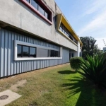 Vende prédio comercial com 630m², bairro Cristal Zona Sul de Porto Alegre, RS.&lt;BR&gt;&lt;BR&gt;Excelente prédio em terreno com total de 1298m², com linda vista para o Guaiba, possui um design moder