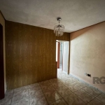 APARTAMENTO JK COM 1 QUARTO E GARAGEM COBERTA NO BAIRRO CAMAQUA PRÓXIMO À OTTO NIEMEYER &lt;BR&gt; &lt;BR&gt;Venha conhecer este apartamento estilo JK, com um quarto, sala, cozinha, área de serviço se