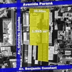 Terreno limpo, plano em excelente localização. Medindo 30,00 x 64,84 (média), com índice construtivo 1,9 - 3,0, é possível construir 8.200m² (conforme EVU). Por possuir grande demanda por imóveis comp