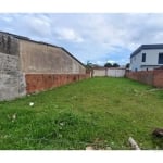 O terreno de 330 m² localizado no Bairro Fátima apresenta as seguintes características: Área total: 330 m² Dimensões: 10 metros de frente e 33 metros de fundo. Formato: Retangular, com a largura de 10