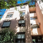 Excelente oportunidade, apartamento com 2 dormitórios, 55 m², REFROMADO, na Av. Eduardo Prado, Condomínio Jardim Zona Sul, bairro Cavalhada. O apartamento tem 2 dormitórios, foi todo reformado, o piso